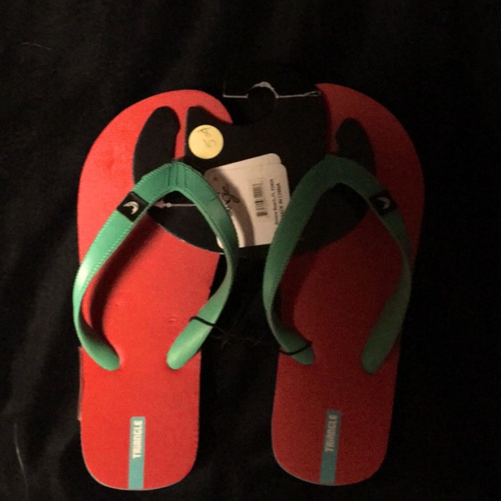kids cute red + green flip flops!